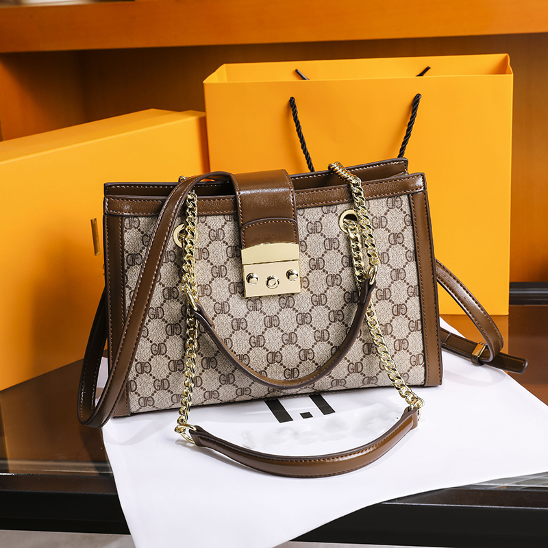 Designer handbag Shoulder tote bag Crossbody backpacks women small padlock fashion shop Genuine Leather desighner luxury Totes pochette Handbags wallets Purses, Black
Designer handbag Shoulder tote bag Crossbody backpacks women small padlock fashion shop Genuine Leather desighner luxury Totes pochette Handbags wallets Purses, Black