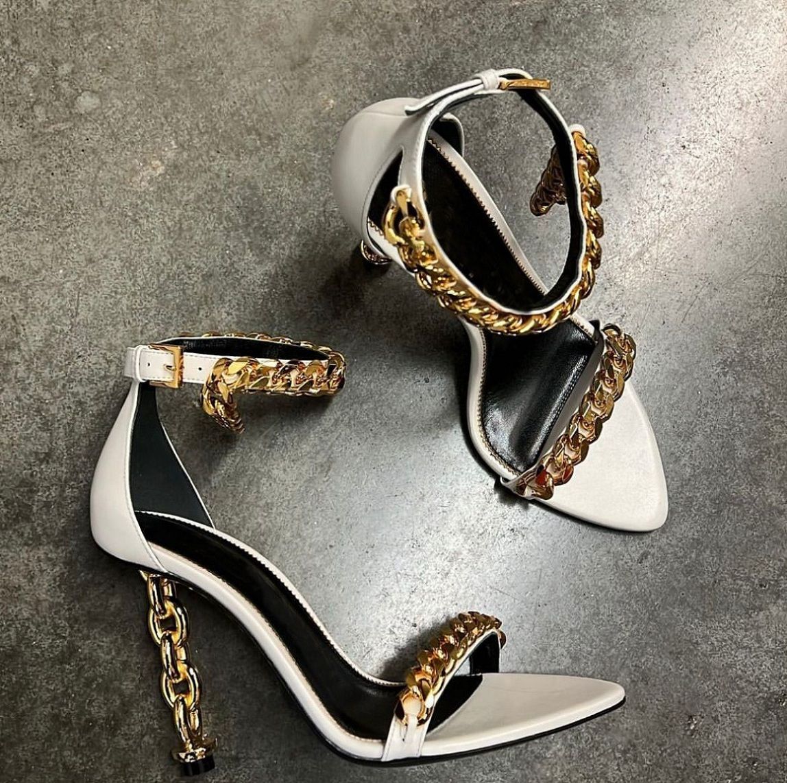 Elegant Brand Padlock Sandals Shoes Leather Chain Heel Ankle Strap Chain-link Women Sandalias Party Wedding Bridal Sexy Pumps EU35-43
Elegant Brand Padlock Sandals Shoes Leather Chain Heel Ankle Strap Chain-link Women Sandalias Party Wedding Bridal Sexy Pumps EU35-43