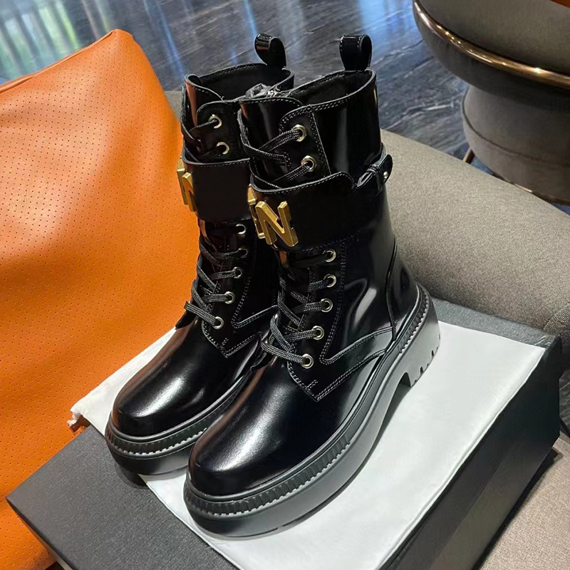 Martin boots designer Autumn winter women shoes Flat Desert Boot real leather shoe zipper letter Lace up Fashion lady boots Large size 35-41 us4-us10 With box, Black
Martin boots designer Autumn winter women shoes Flat Desert Boot real leather shoe zipper letter Lace up Fashion lady boots Large size 35-41 us4-us10 With box, Black