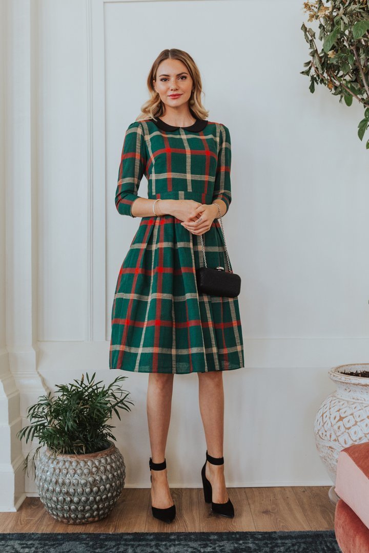 Family Matching Outfits Winter Mommy and Daughter Doll Neck Plaid Outfits Year Christmas Family Matching Dresses Look Festival Dress 220914