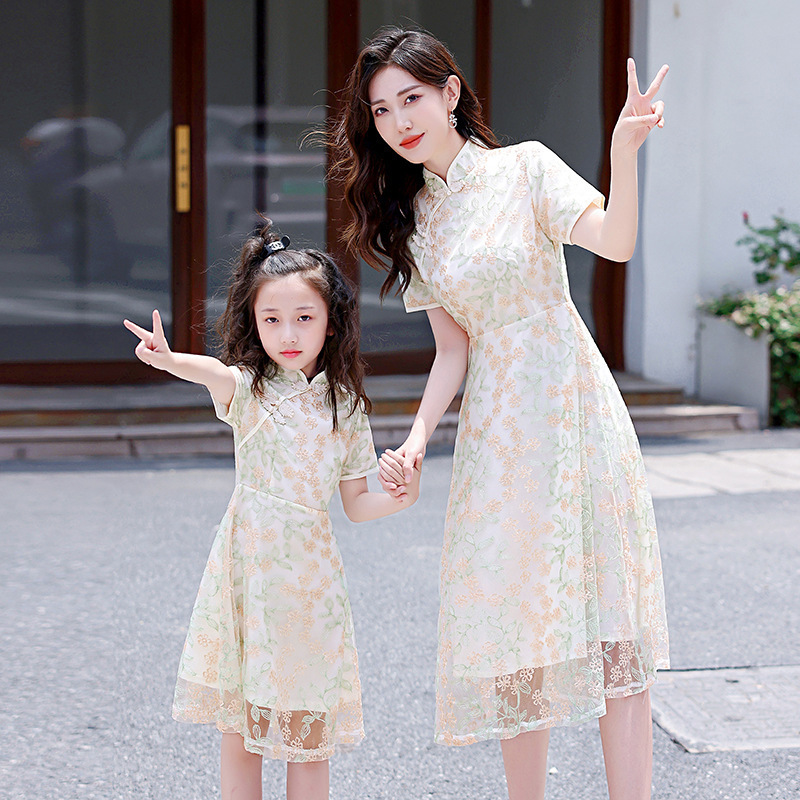 Family Matching Outfits Flower Embroidery Tulle Slim Dress Summer Mom And Daughter Matching Family Outfits Chinese Traditional Qipao Woman Girl Clothe