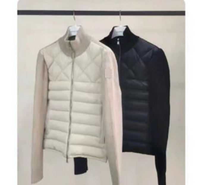 Monclair Designer Maya French Mens Down Jackets Winter Womens Lightweight Stand Collar D Pocket Warm Parkas Jacket Luxury Embroidered Badge Street Outerwear Coats, Sold out
Monclair Designer Maya French Mens Down Jackets Winter Womens Lightweight Stand Collar D Pocket Warm Parkas Jacket Luxury Embroidered Badge Street Outerwear Coats, Sold out