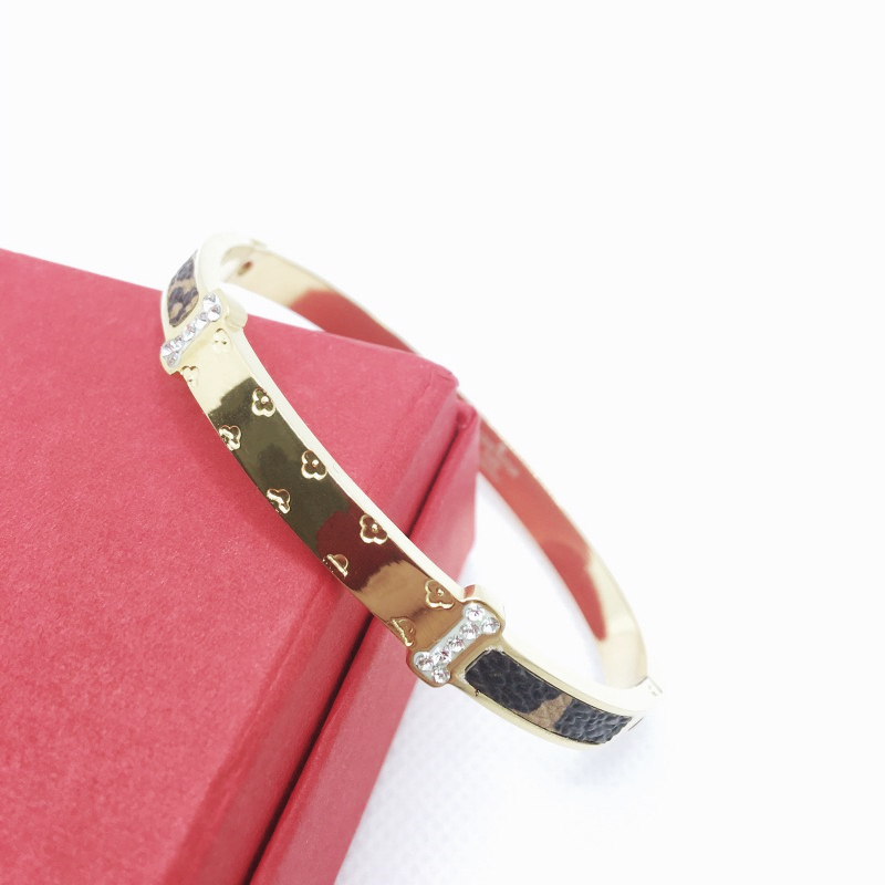 Designer Fashion Ladies Bracelet Charm Luxury bangle 18K Gold Valentine's Day Gift 316 Titanium Steel Jewelry
Designer Fashion Ladies Bracelet Charm Luxury bangle 18K Gold Valentine's Day Gift 316 Titanium Steel Jewelry