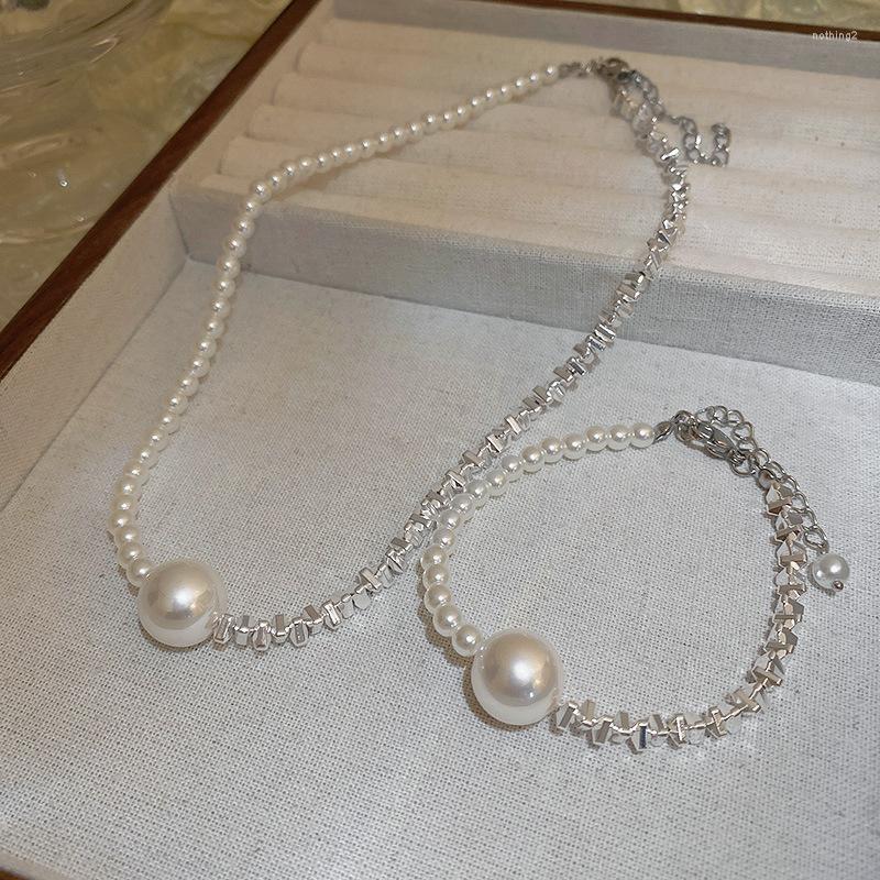 Choker 2022 Korean Exquisite Pearl Geometric Splicing Necklace Fashion Simple Temperament Collarbone Chain Female Jewelry
Choker 2022 Korean Exquisite Pearl Geometric Splicing Necklace Fashion Simple Temperament Collarbone Chain Female Jewelry