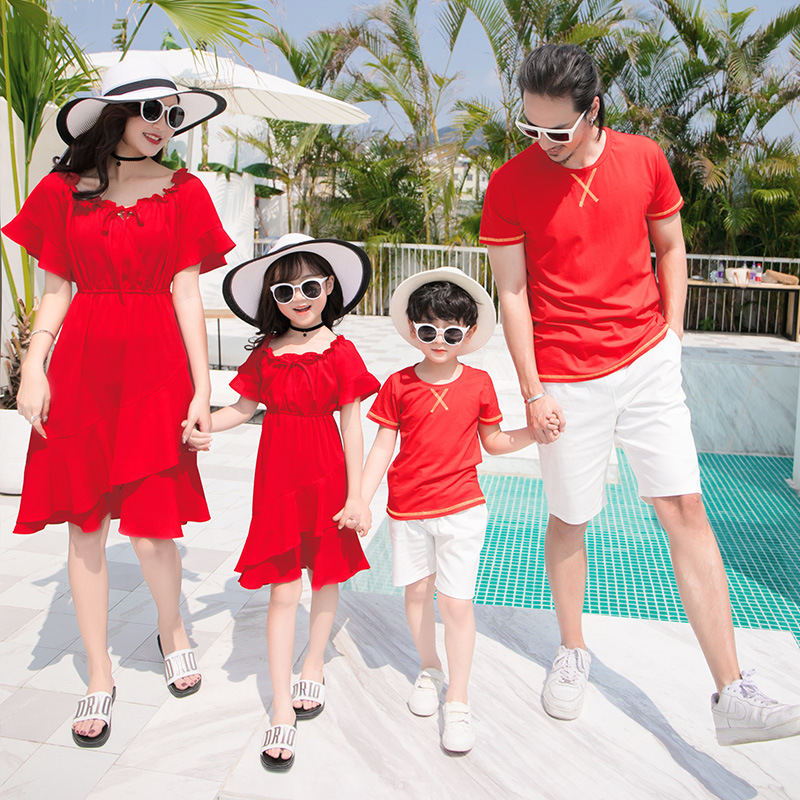 Family Matching Outfits Clothes Summer Mother Daughter Red Dress Look Dad Son T-shirt Shorts Couple 220915