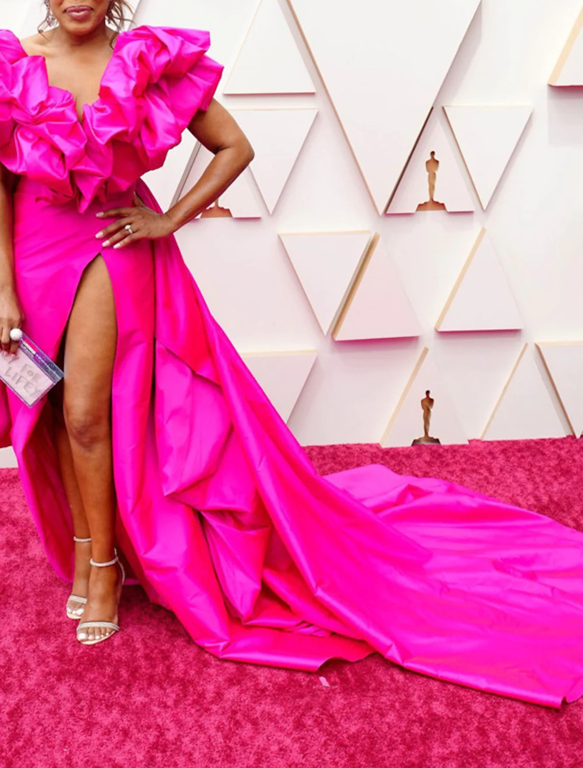 Charming Fuchsia Mermaid Evening Dresses Ruffles V Neck Taffeta High Side Slit Celebrity Party Dress Prom Gowns Court Train Women Long Special Occasio