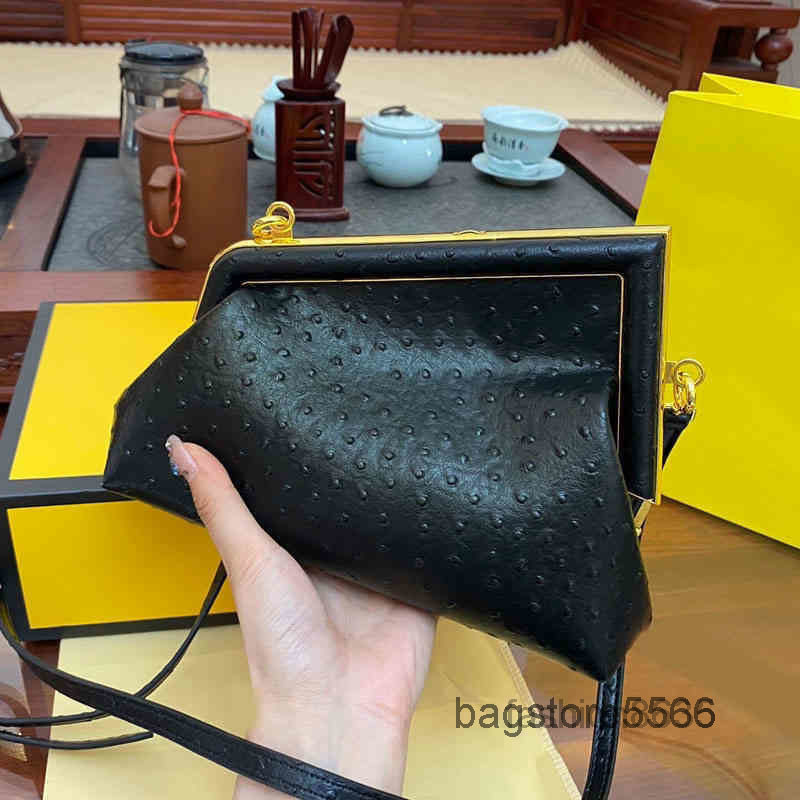Bag Evening Shoulder Bags Luxury F Clip Women Ostrich Skin Messenger Clutch Versatile Women's Evening Bag 220809Multi Pochette, Black
Bag Evening Shoulder Bags Luxury F Clip Women Ostrich Skin Messenger Clutch Versatile Women's Evening Bag 220809Multi Pochette, Black
