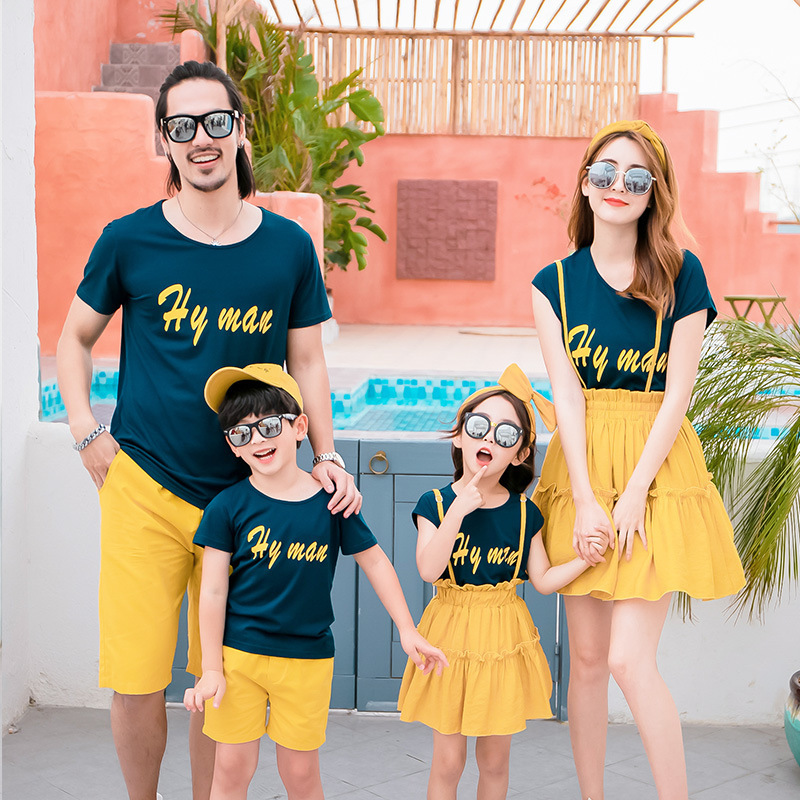 Family Matching Outfits Summer Mother Daughter Dresses Dad and Son T-shirt Shorts Couple Set 220915