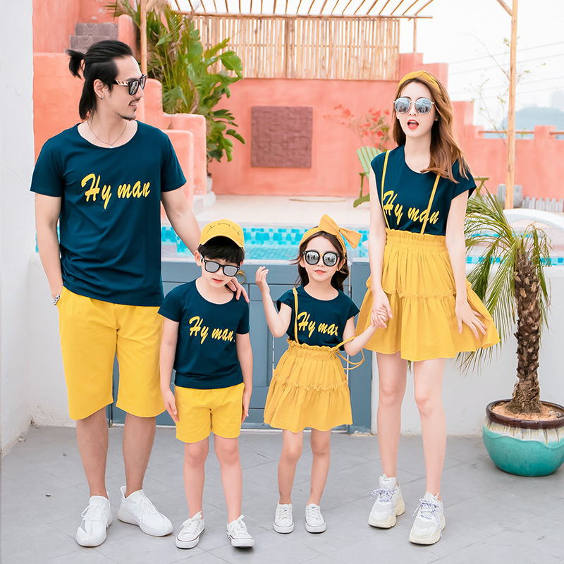 Family Matching Outfits Summer Mother Daughter Dresses Dad and Son T-shirt Shorts Couple Set 220915