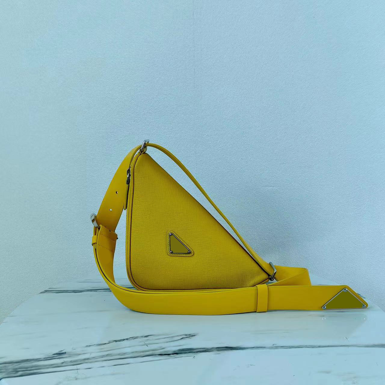 2022 Small Full Leather Backpack Calfskin Bracelet Bag Ladies Triangle Fashion New Retro Luxury Designer Popular Versatile Messenger Handbag Boutique Yellow Bags, Box
2022 Small Full Leather Backpack Calfskin Bracelet Bag Ladies Triangle Fashion New Retro Luxury Designer Popular Versatile Messenger Handbag Boutique Yellow Bags, Box
