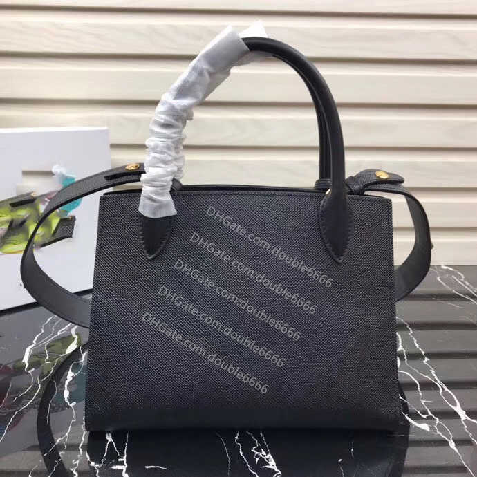 7A quality Designers bags luxurys Classical CrossBody leather Handbags Fashionable leather shoulder bag
7A quality Designers bags luxurys Classical CrossBody leather Handbags Fashionable leather shoulder bag