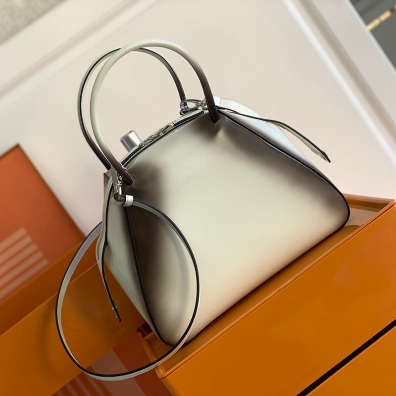 Women small totes bag Fashion Femme Glossy Genuine Leather Designer Shoulder Bags Woman Handbag Handle classic Lady luxury designers bags top high-quality, Ivory gradient
Women small totes bag Fashion Femme Glossy Genuine Leather Designer Shoulder Bags Woman Handbag Handle classic Lady luxury designers bags top high-quality, Ivory gradient