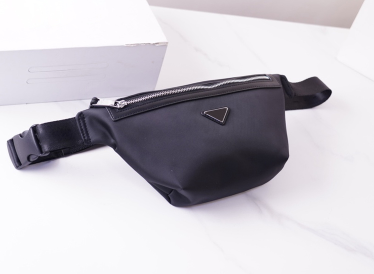 Fashion Designers Luxury Waist Bags Crossbody Famous Bumbag Regard as Shoulder Bag Black Bum Fanny Pack
Fashion Designers Luxury Waist Bags Crossbody Famous Bumbag Regard as Shoulder Bag Black Bum Fanny Pack