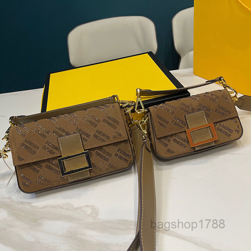 Evening Bags Co-Branded Baguette Crossbody Bag Women Handbags Purse Diamante Letters Detachable Handle Strap Genuine Leather Fashion Messen
Evening Bags Co-Branded Baguette Crossbody Bag Women Handbags Purse Diamante Letters Detachable Handle Strap Genuine Leather Fashion Messen