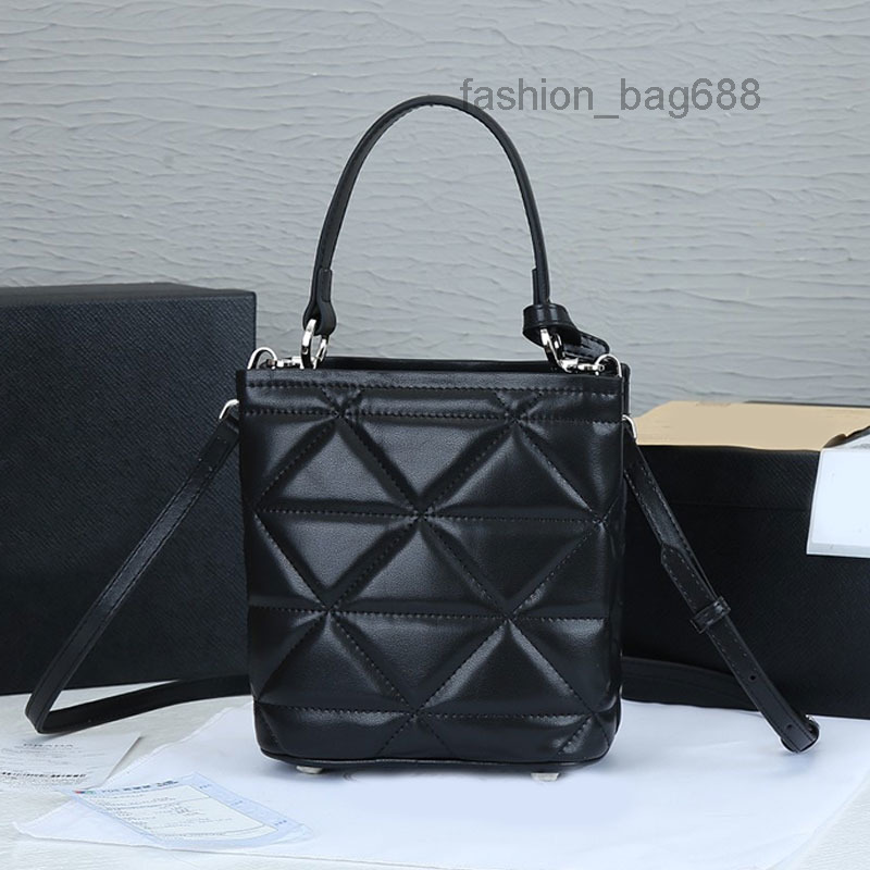 Evening Bags Diamond Lattice Bucket Bag Shoulder Cross Body Bags Women Handbag Material Metal Hardware Hasp Letter Casual Tote Purse Adjustable Shoulder Strap, Pink
Evening Bags Diamond Lattice Bucket Bag Shoulder Cross Body Bags Women Handbag Material Metal Hardware Hasp Letter Casual Tote Purse Adjustable Shoulder Strap, Pink