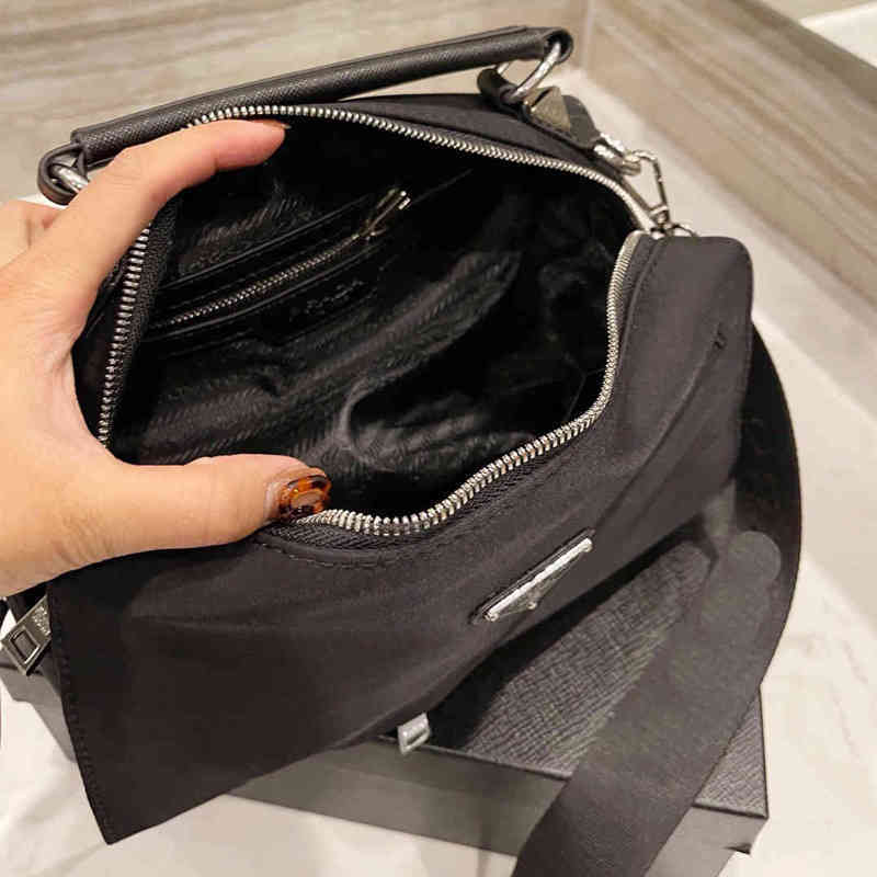 Prads totes designer handbag women bag Handbags Prade the Tote bags Luxuries designers womens crossbody Handbag Shoulder 7A high quality purses wallet 3P2R, Black
Prads totes designer handbag women bag Handbags Prade the Tote bags Luxuries designers womens crossbody Handbag Shoulder 7A high quality purses wallet 3P2R, Black