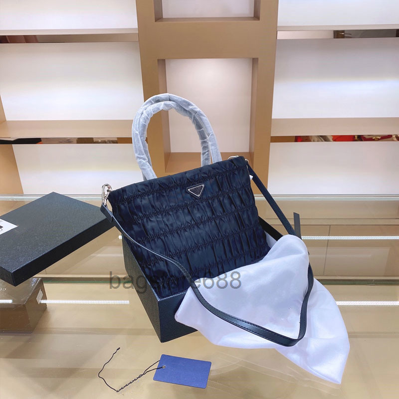 luxury bag 2022 Nylon Chain Underarm Bag Cloud Dumpling Hobo Women New Fashion Ladies Handbags Tote Bags, Black
luxury bag 2022 Nylon Chain Underarm Bag Cloud Dumpling Hobo Women New Fashion Ladies Handbags Tote Bags, Black