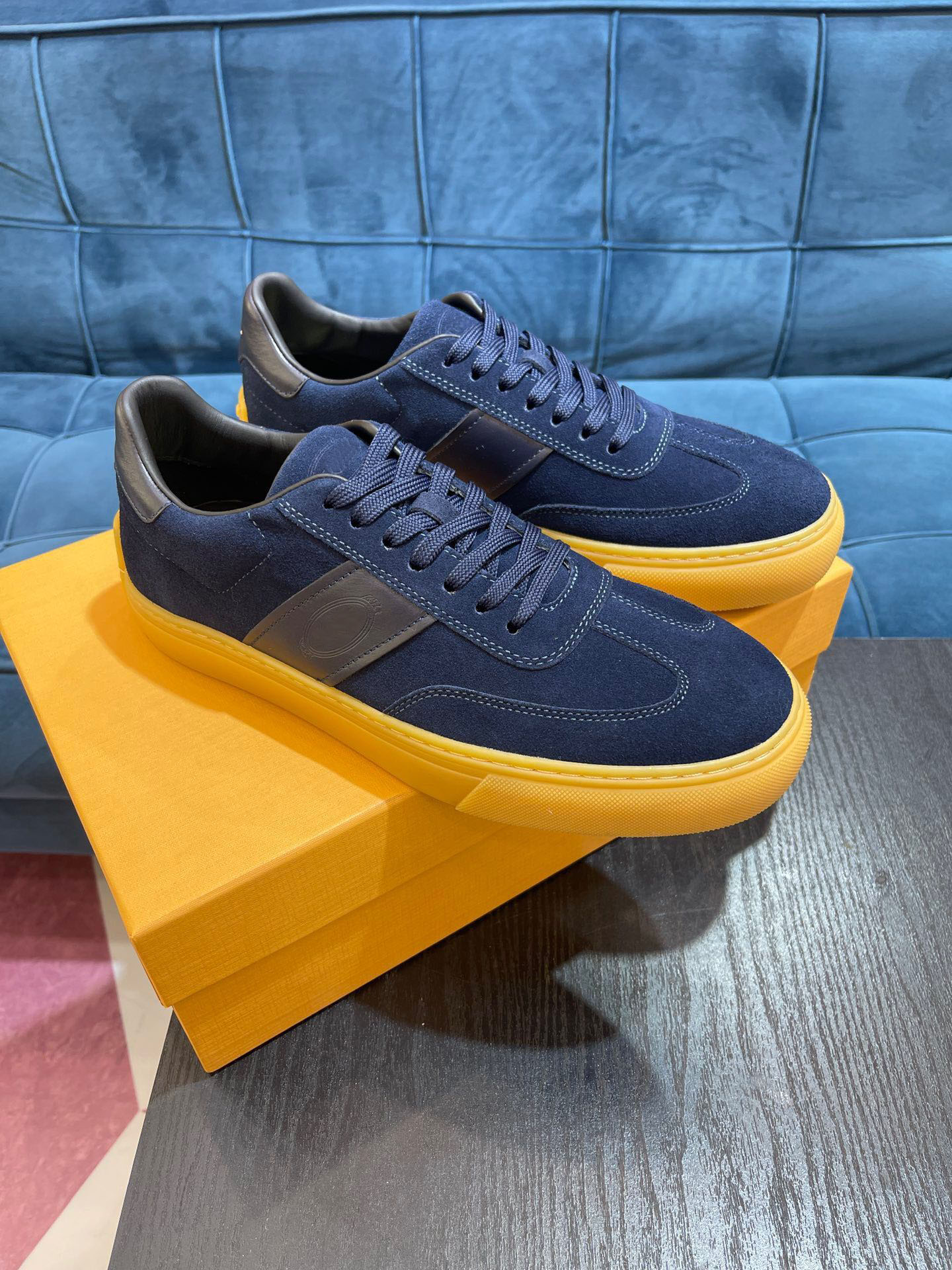 

Sporty Leather & Suede Sneakers Shoes Logo-debossed Side Panels Men Skateboard Walking Rubber Runner Sole Tech Fabrics Runner Sports EU38-45 BOX