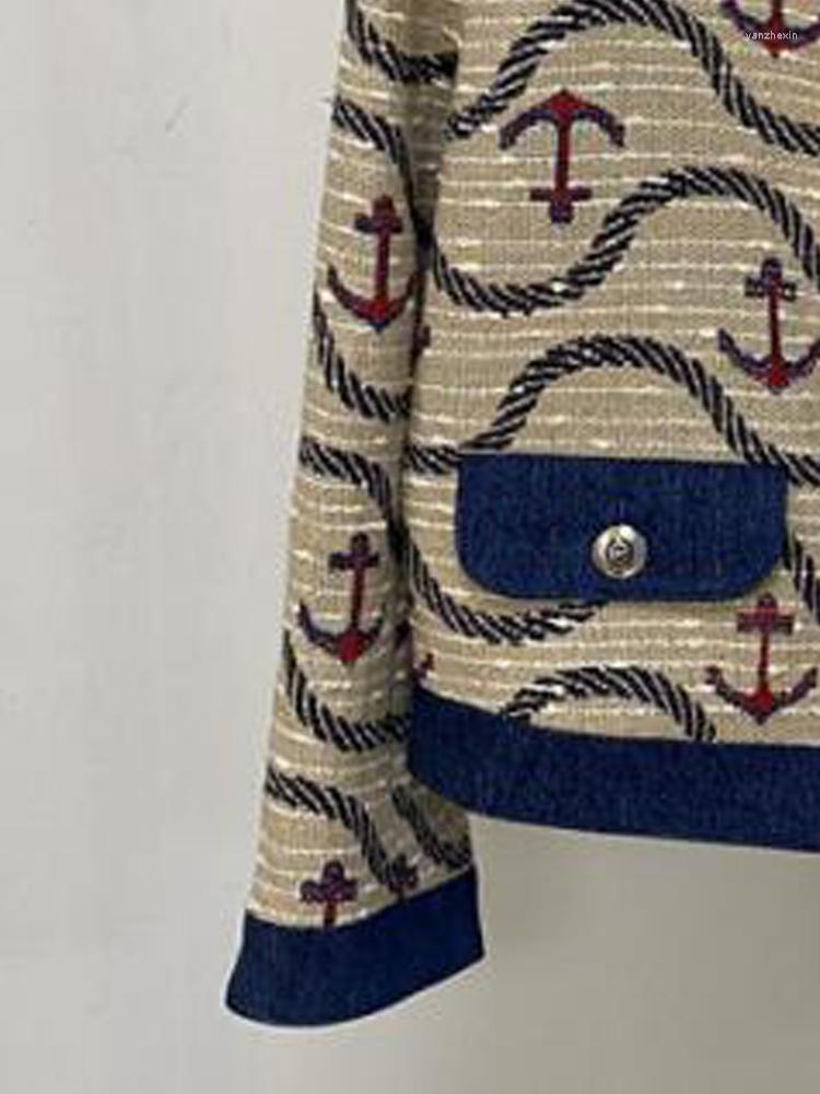 Women' Jackets 2022 Spring /Summer Embroidered Round Neck Wave Pattern Denim Stitching Short Jacket Shorts
Women' Jackets 2022 Spring /Summer Embroidered Round Neck Wave Pattern Denim Stitching Short Jacket Shorts