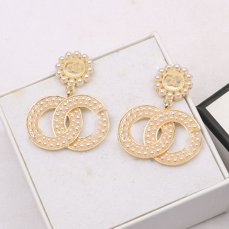 18K Gold Plated Luxury Brand Designers Double Letters Stud Clip Chain Eardrop Geometric Famous Women 925 Silver Crystal Rhinestone Earring Wedding Party Jewerlry
18K Gold Plated Luxury Brand Designers Double Letters Stud Clip Chain Eardrop Geometric Famous Women 925 Silver Crystal Rhinestone Earring Wedding Party Jewerlry