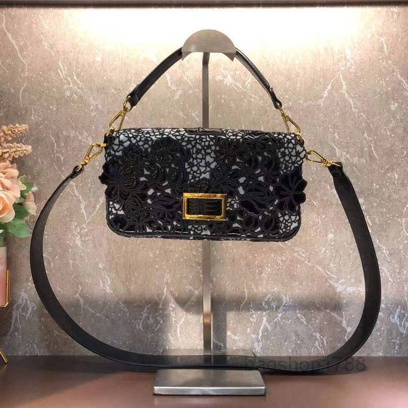 Evening Bags Crossbody Bag Plain Shoulder Bags Women Fashion Handbags Purse Flap Wallet Flower Classic Lock Detachable Strap Handle Exclusi
Evening Bags Crossbody Bag Plain Shoulder Bags Women Fashion Handbags Purse Flap Wallet Flower Classic Lock Detachable Strap Handle Exclusi