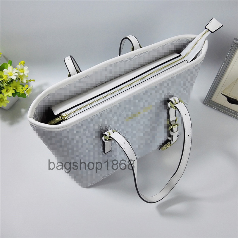 22s Designer Bag Handbag Women European Style Designer Big Totes Ladies Hand Bags Shopping Bag Female Waterproof Large Capacity Sac, Red
22s Designer Bag Handbag Women European Style Designer Big Totes Ladies Hand Bags Shopping Bag Female Waterproof Large Capacity Sac, Red