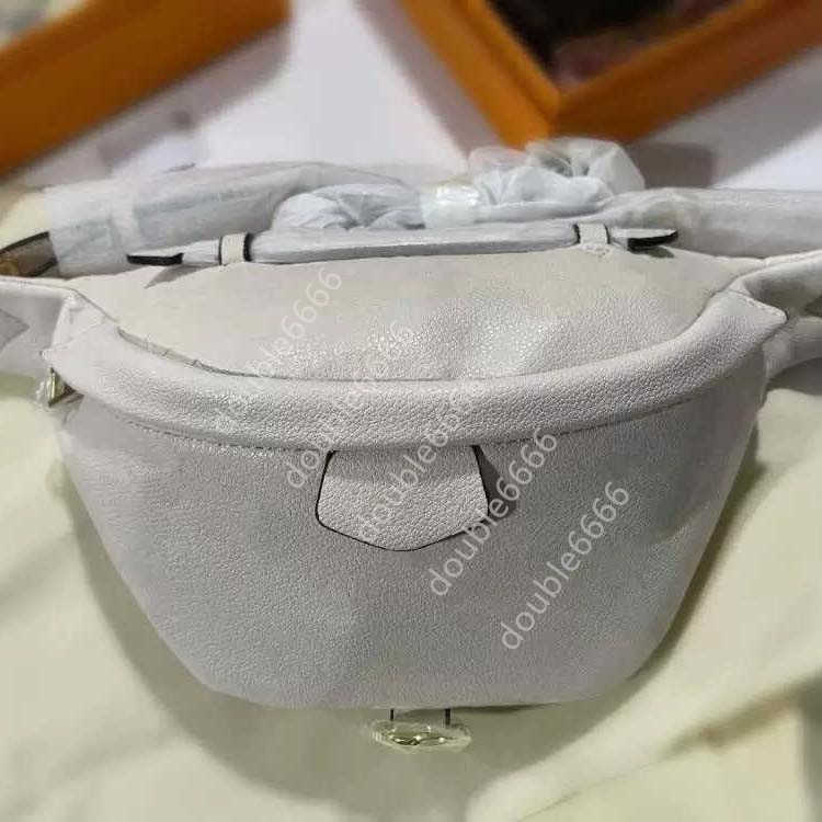 Bumbag Cross Body Waist Bags Bumbags Pack Bum embossing flowers Famous soft leather Luxurys designers bags Serial Number Date Code DustBag 43644
Bumbag Cross Body Waist Bags Bumbags Pack Bum embossing flowers Famous soft leather Luxurys designers bags Serial Number Date Code DustBag 43644
