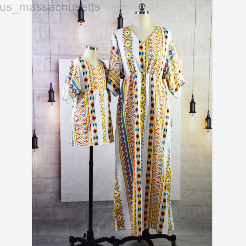 Family Matching Outfits Summer Family Look Mom And Me Dress Print V-neck Short Sleeve Long Dresses Family Matching Outfits Mother Daughter Dresses L22