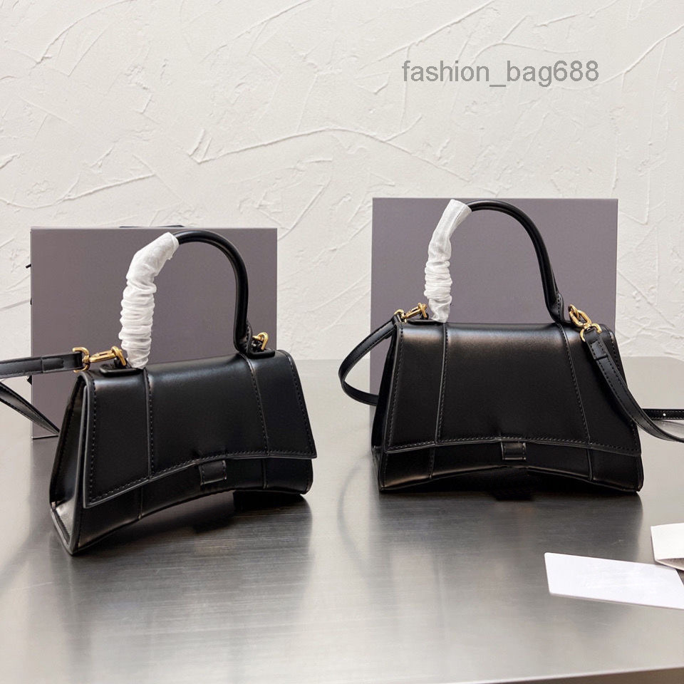 Evening Bags Women Handbag Luxury Designer Bags White Black Embroidery Multicolor Single Shoulder Large Capacity Bucket Bag Crossbody Purses Handbags 01
Evening Bags Women Handbag Luxury Designer Bags White Black Embroidery Multicolor Single Shoulder Large Capacity Bucket Bag Crossbody Purses Handbags 01