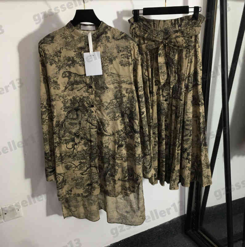 Designer Womens Two Pieces Dress Forest Animal Logo Print Dress Suit Stand Collar Long Sleeve Shirts And High Waist Pleated Skirt Size S-XL 0912, Extra shipping 
Designer Womens Two Pieces Dress Forest Animal Logo Print Dress Suit Stand Collar Long Sleeve Shirts And High Waist Pleated Skirt Size S-XL 0912, Extra shipping