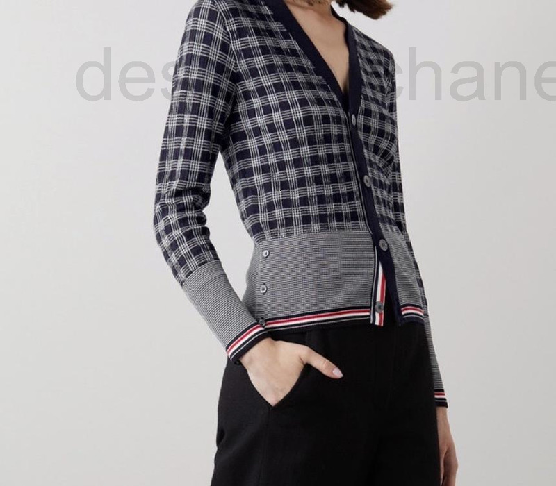 Women' Sweaters designer Autumn 2022 new qianniaoge women' splicing TB knitted cardigan Dalang British style LEI2, 2# packing bag
Women' Sweaters designer Autumn 2022 new qianniaoge women' splicing TB knitted cardigan Dalang British style LEI2, 2# packing bag