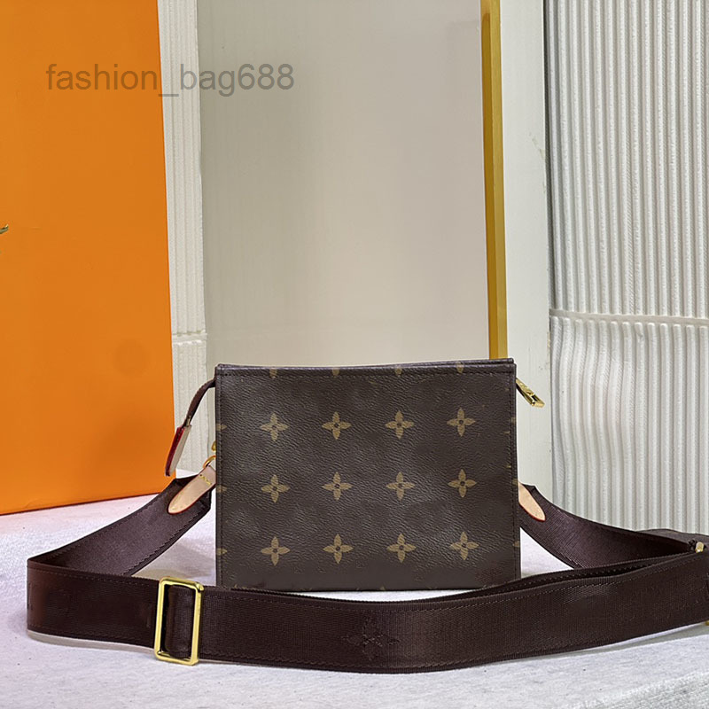 Evening Bags Woman Designer Luxury Casual Toiletry Bags Toiletries Pouch Handbag Cosmetic Bag Wallet TOP Purse Fast Delivery
Evening Bags Woman Designer Luxury Casual Toiletry Bags Toiletries Pouch Handbag Cosmetic Bag Wallet TOP Purse Fast Delivery