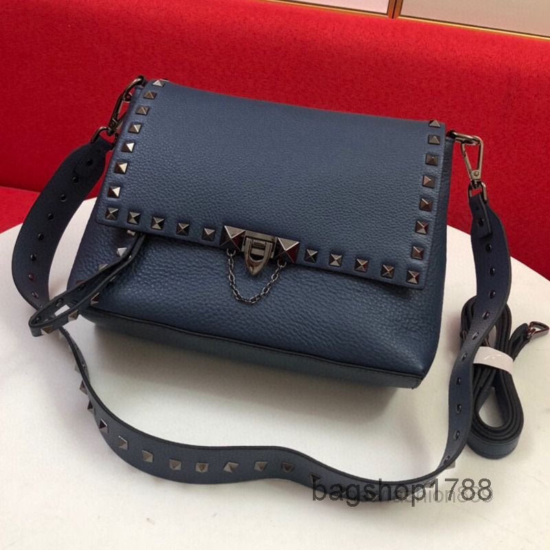 Evening Bags Flip Shoulder Lady Bags Designer Crobody Bag Granular Calf Shoulder Backpack Women Retro Rivet Handbag Quaity Flap Purse 2022, Customize
Evening Bags Flip Shoulder Lady Bags Designer Crobody Bag Granular Calf Shoulder Backpack Women Retro Rivet Handbag Quaity Flap Purse 2022, Customize