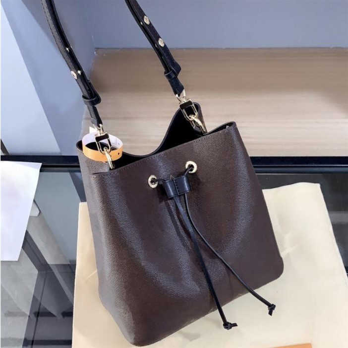 Famous Designer plain drawstring women bag saddle leather ladies casual fashion handbags open shoulder backpack bags Flowers pocket cross body vintage