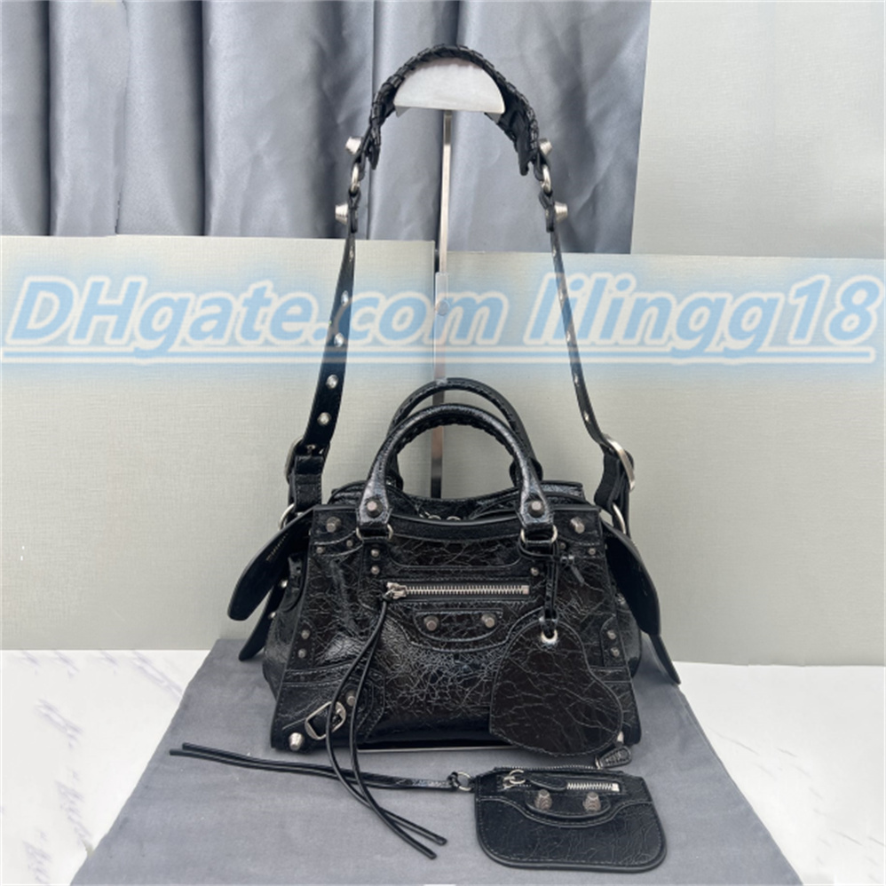 High genuine motorcycle bag women's luxury fashion shoulder cool girl crossover Pink Mini wax black silver pin white bag women Clutch Bags purse
High genuine motorcycle bag women's luxury fashion shoulder cool girl crossover Pink Mini wax black silver pin white bag women Clutch Bags purse