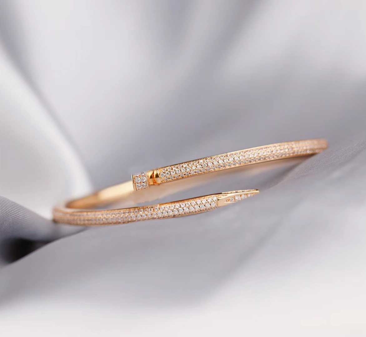 2022 Luxury quality Charm nail bangle with all diamond in 18k rose gold plated have box stamp PS7219
2022 Luxury quality Charm nail bangle with all diamond in 18k rose gold plated have box stamp PS7219
