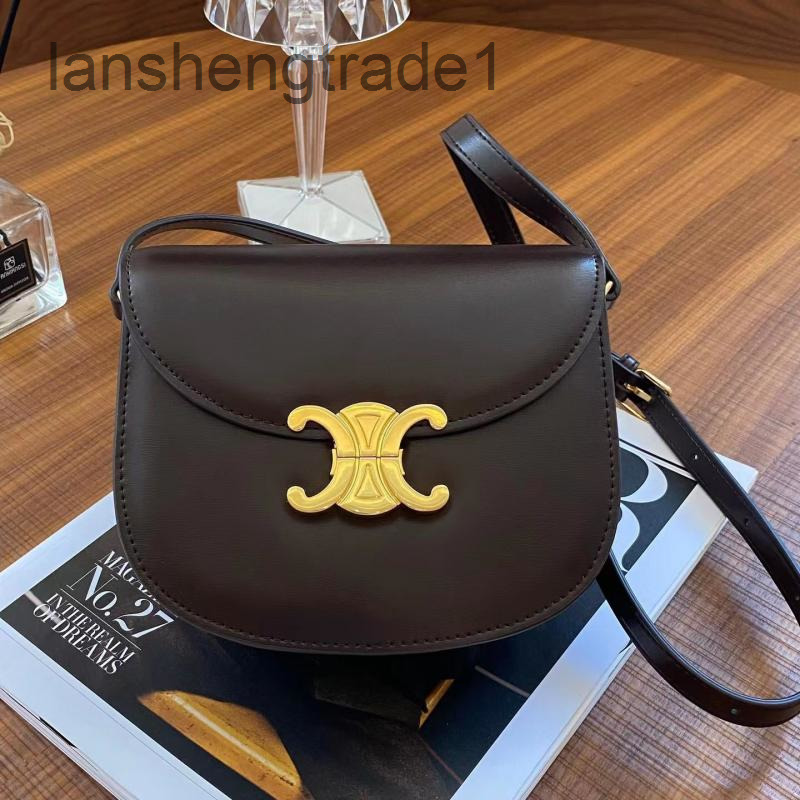 Classic Celins Single shoulder bag 2022 New Triumphal Arch Women's Bag Buckle Saddle savi Xiaobai Tofu One sho, Black - gift box
Classic Celins Single shoulder bag 2022 New Triumphal Arch Women's Bag Buckle Saddle savi Xiaobai Tofu One sho, Black - gift box