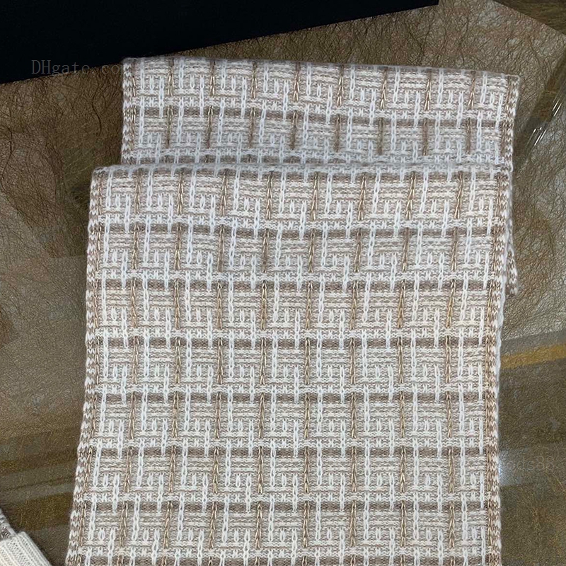 New Style Female Knitted Designer scarf set For Women warm Wholesale Doubel-sided Warm Blanket Winter Pashmina Soft Shawl Wrap Bufanda Echarpe
New Style Female Knitted Designer scarf set For Women warm Wholesale Doubel-sided Warm Blanket Winter Pashmina Soft Shawl Wrap Bufanda Echarpe