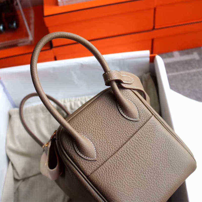 Herme Designer Bags Lindys h Family Hand Sewed Lindi Tc Cow Leather Mini Doctor Wax Thread 26/30 Messenger One Shoulder Fashion Women's, 8854
Herme Designer Bags Lindys h Family Hand Sewed Lindi Tc Cow Leather Mini Doctor Wax Thread 26/30 Messenger One Shoulder Fashion Women's, 8854