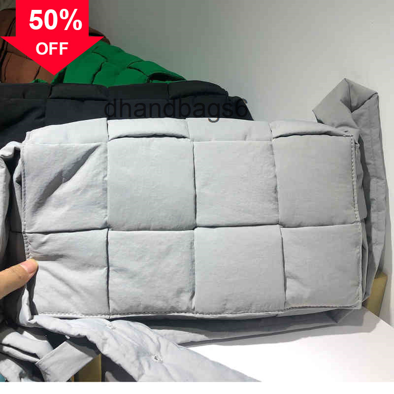 Purses Ladies Handbags Designer Clutch Bag Evening Clutches s Digner Bottegasvenetas Bottegas 2022 Handbag Nylon Down Woven Cassette Single Shoulder Msenger Oxd1, Brown
Purses Ladies Handbags Designer Clutch Bag Evening Clutches s Digner Bottegasvenetas Bottegas 2022 Handbag Nylon Down Woven Cassette Single Shoulder Msenger Oxd1, Brown