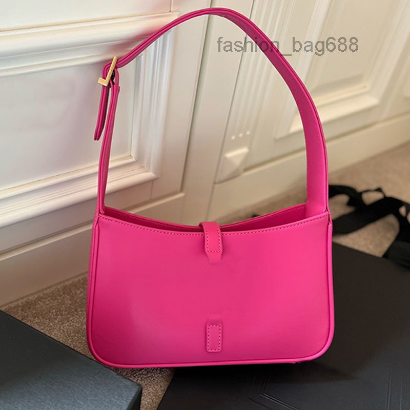 Evening Bags Axillary Shoulder Bag Tote Bags Women Handbag Spring Summer Metal Hardware Letter Wallet Pink
Evening Bags Axillary Shoulder Bag Tote Bags Women Handbag Spring Summer Metal Hardware Letter Wallet Pink