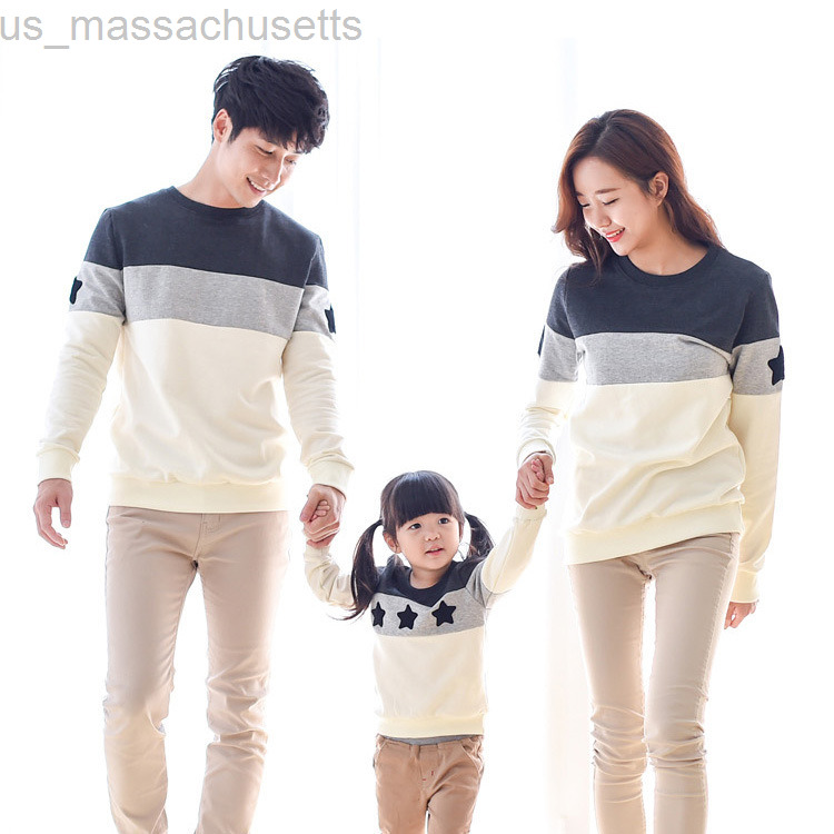 Family Matching Outfits Look Mommy and Me Clothes Fashion Mother Father Baby Cotton Clothing Embroidery L220916