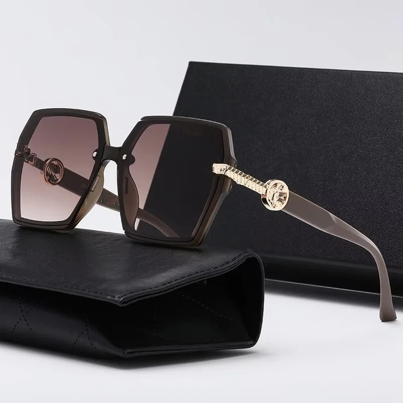 2023 Designers Sunglasses Luxury style Fashion High Quality Polarized for Mens Womens Glass UV400 With box2220
2023 Designers Sunglasses Luxury style Fashion High Quality Polarized for Mens Womens Glass UV400 With box2220