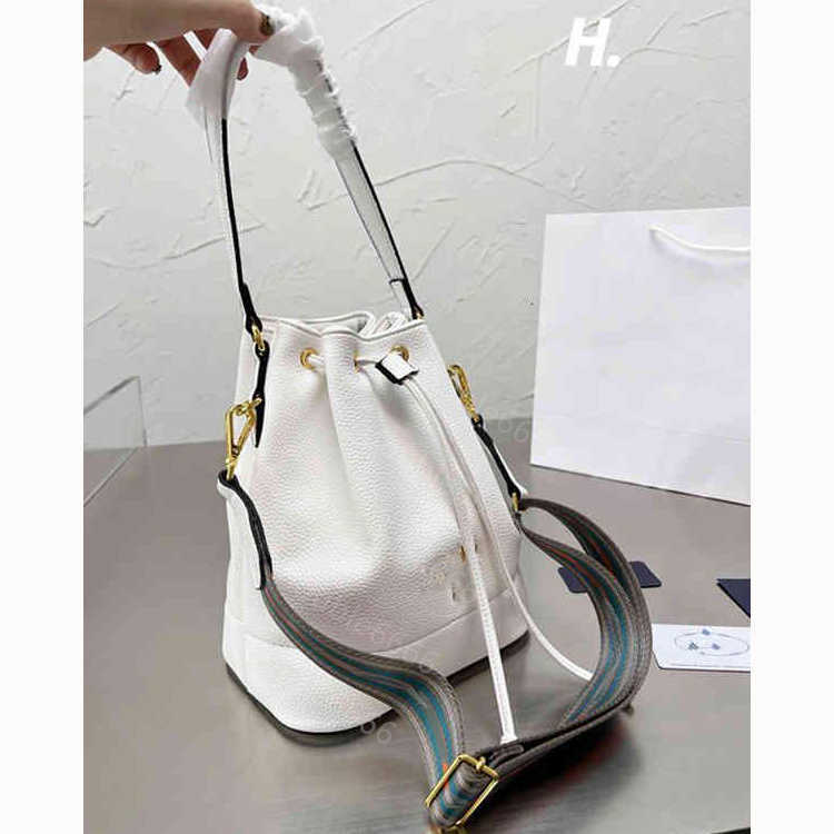 Top Luxury Designer Mini double Bag 3 Colors Messenger Shoulder Bags Handbag Women's Fashion Leather Handbag Wholesale
Top Luxury Designer Mini double Bag 3 Colors Messenger Shoulder Bags Handbag Women's Fashion Leather Handbag Wholesale
