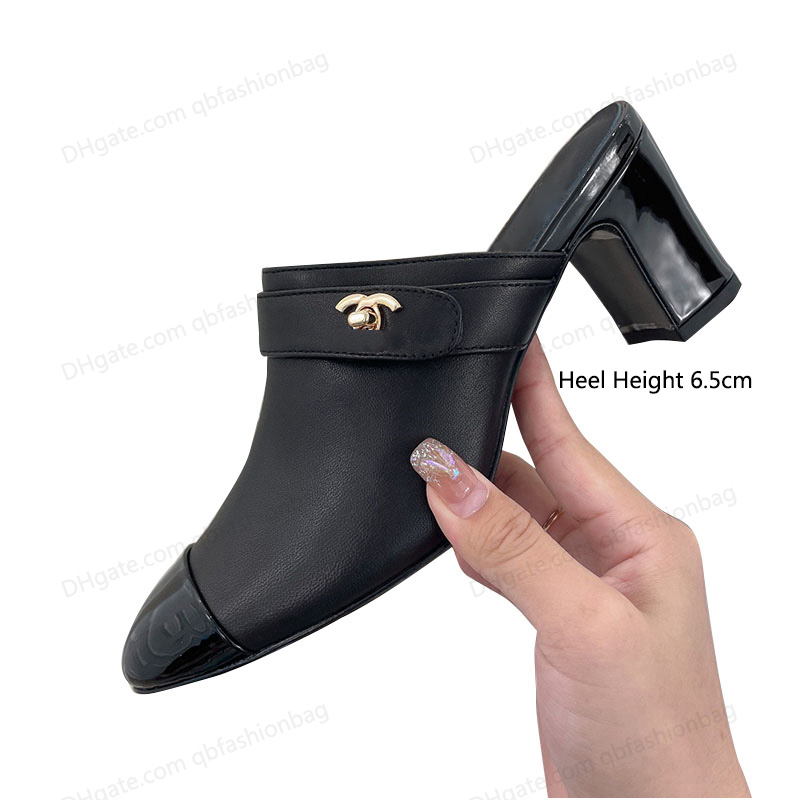 2022ss Black Designer Womens Slippers With Low Heel 2.5cm/6.5cm Matelasse Mules Retro Round Head Cowhide Real Leather Sole Flip Flops Woman Slides Outdoor Casual Shoe, Shoes box
2022ss Black Designer Womens Slippers With Low Heel 2.5cm/6.5cm Matelasse Mules Retro Round Head Cowhide Real Leather Sole Flip Flops Woman Slides Outdoor Casual Shoe, Shoes box