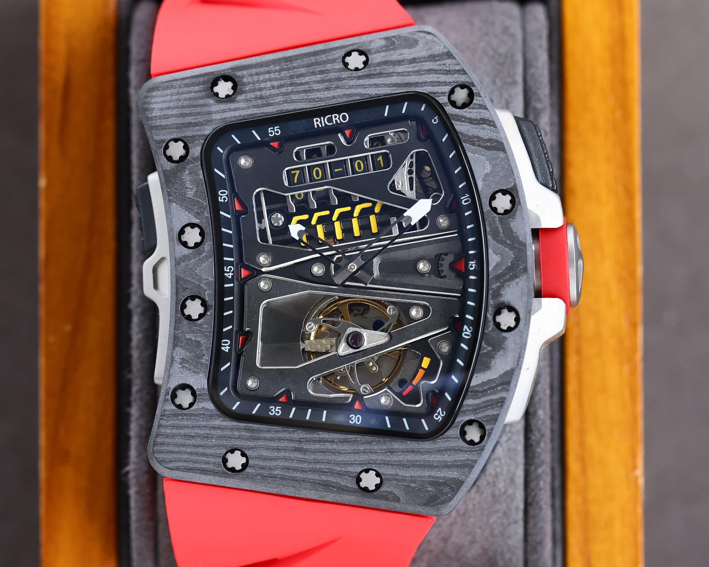 Watch sports style carbon fiber case automatic mechanical movement rubber strap bow buckle RICRO
Watch sports style carbon fiber case automatic mechanical movement rubber strap bow buckle RICRO