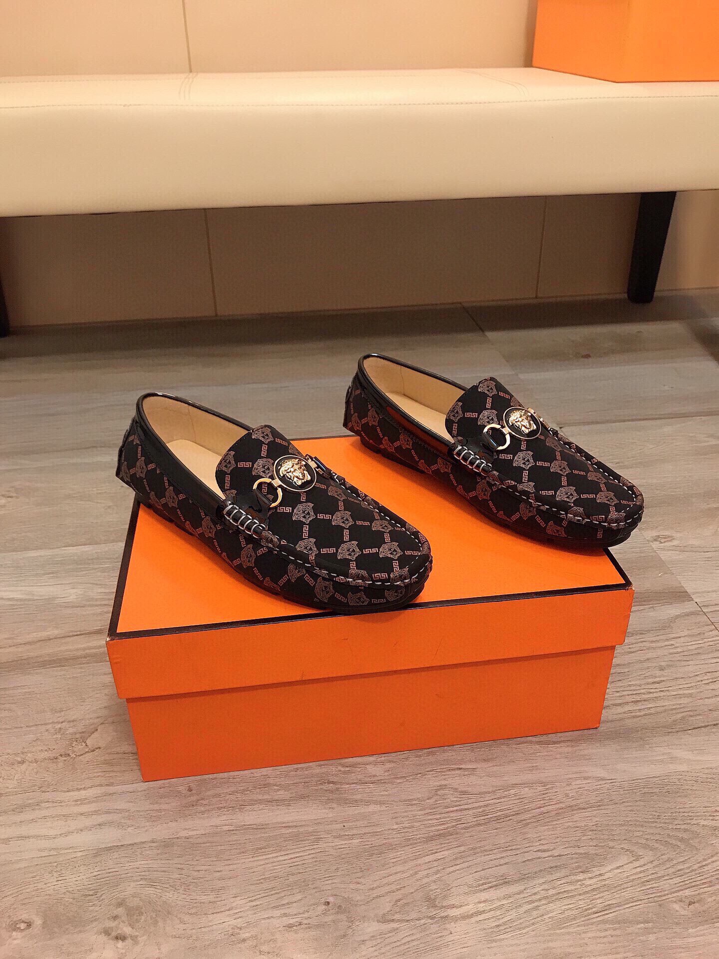Men's Casual Loafers Business Slip-On Wedding Genuine Leather Brand Designer Dress Shoes Male Walking Footwear Flats Size 38-44, Black
Men's Casual Loafers Business Slip-On Wedding Genuine Leather Brand Designer Dress Shoes Male Walking Footwear Flats Size 38-44, Black