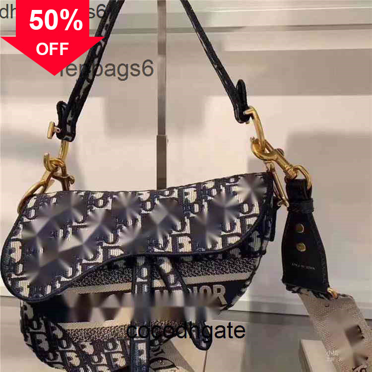 Purses Ladies Handbags Designer Clutch Bag Evening Clutches Christain s Shoulder Dc Flap Digner Saddle Embroidered Flower Letter Old Portable, As shown in figure
Purses Ladies Handbags Designer Clutch Bag Evening Clutches Christain s Shoulder Dc Flap Digner Saddle Embroidered Flower Letter Old Portable, As shown in figure