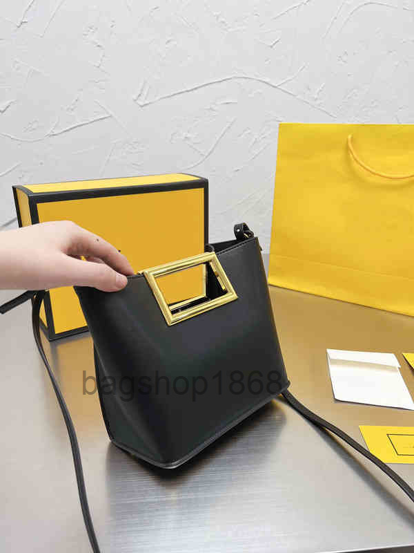 22s Designer Bag Capacity High Bags Women Handbag Shoulder Leather Designer Brand Crossbody Female Bucket Packs 220307, Black
22s Designer Bag Capacity High Bags Women Handbag Shoulder Leather Designer Brand Crossbody Female Bucket Packs 220307, Black