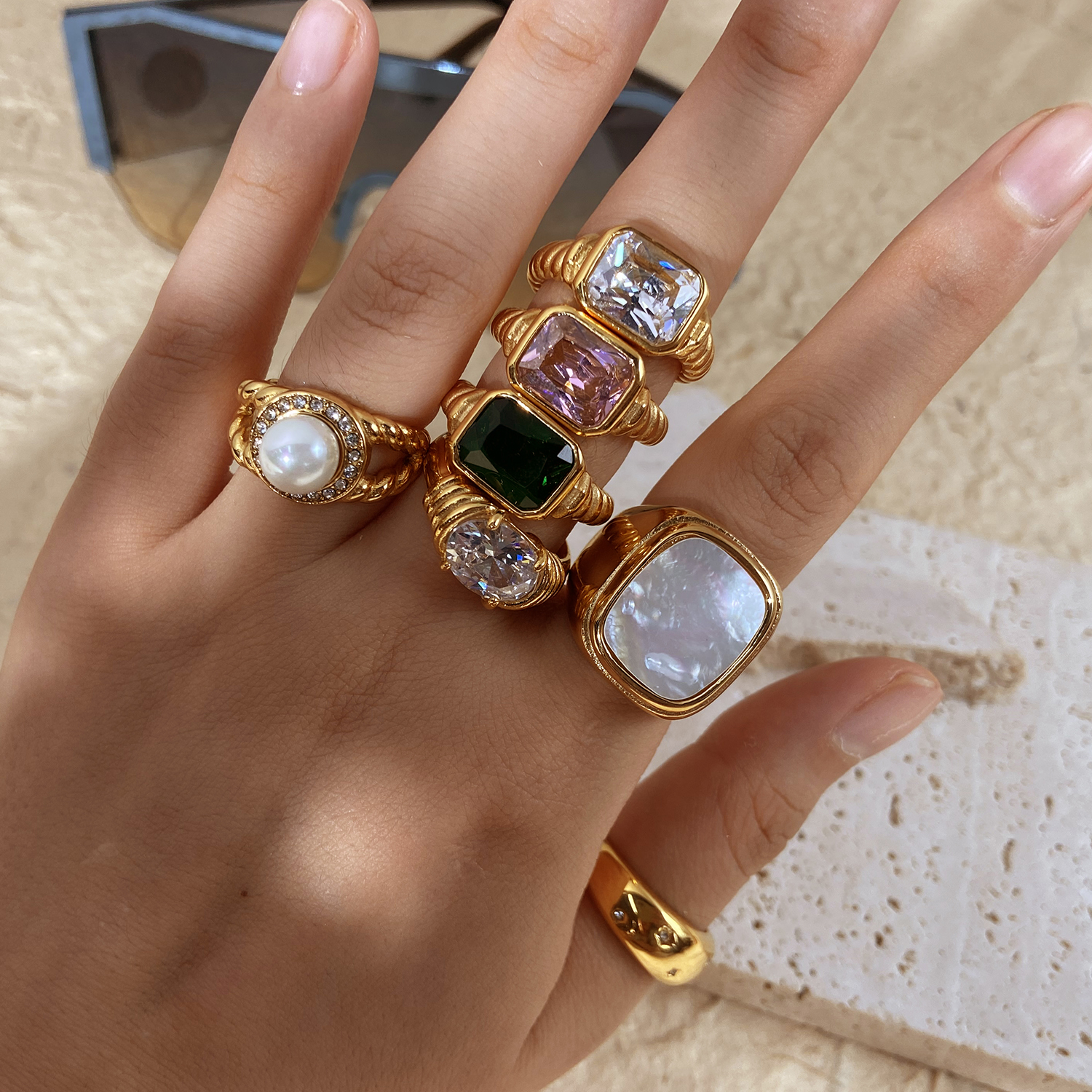 Fashion Jewelry French Elegant Stainless Steel Pearl Zircon Shell For Women Girls Croissant Twisted Spiral Rings Jewelry
Fashion Jewelry French Elegant Stainless Steel Pearl Zircon Shell For Women Girls Croissant Twisted Spiral Rings Jewelry